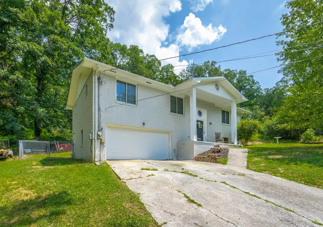 Photo 2 of Sale Pending at 3440 Cagle Rd, Chattanooga, TN 37419 | MLS# 1540038 | Listing updated on 2026-09-01