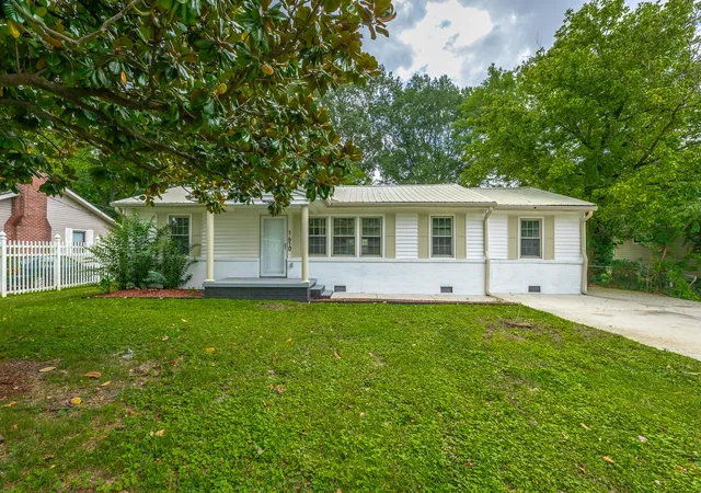 Photo 3 of Single family home for sale at 1610 Heather St, Chattanooga, TN 37412 | MLS# 1540080 | Listing updated on 2026-08-31