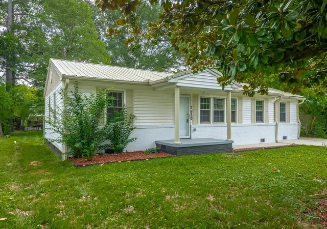 Photo 4 of Single family home for sale at 1610 Heather St, Chattanooga, TN 37412 | MLS# 1540080 | Listing updated on 2026-10-28