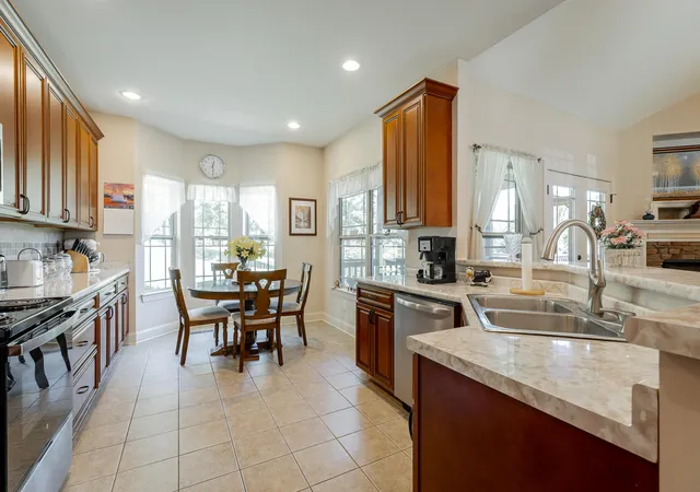 Photo 4 of Sale Pending at 10807 Thatcher Crst Dr, Soddy Daisy, TN 37379 | MLS# 1540059 | Listing updated on 2026-09-11