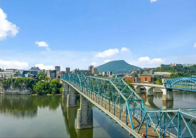 Listing Photo 2 - Condo for sale in building located at 707 Georgia Ave, Chattanooga, TN 37402 - Unit #301