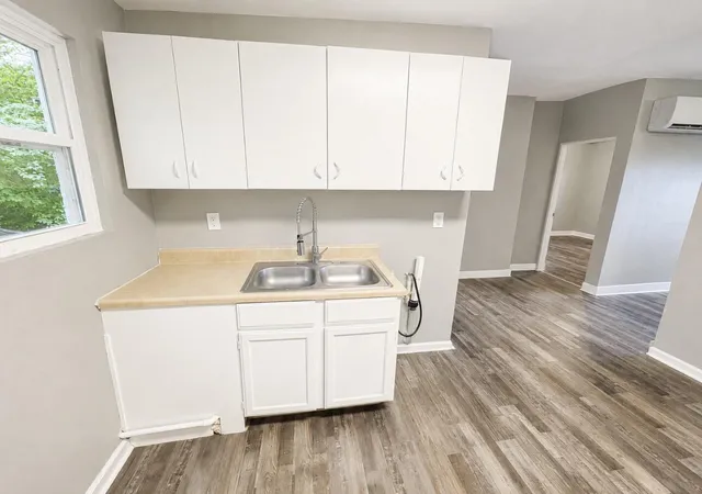 2nd image of 4607 Highland Ave, Chattanooga, TN 37410