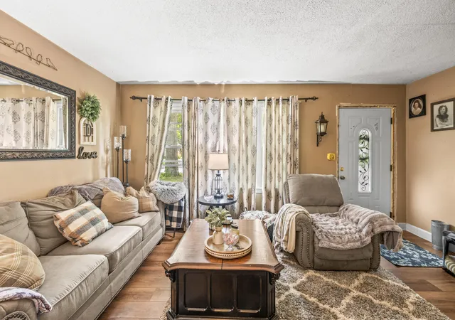 Photo 4 of Single family home for sale at 129 Tanforan Dr, Rossville, GA 30741 | MLS# 1540812 | Listing updated on 2026-09-17