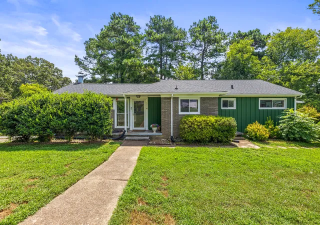1st image of 1116 Edwin Ln, Chattanooga, TN 37412 | MLS# 1540701