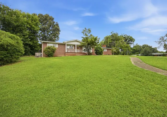1st image of 6549 Lakeshore Pkwy, Chattanooga, TN 37416 | MLS# 1540171