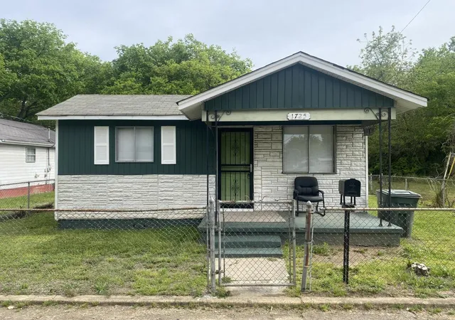 Photo 1 of Single family home for sale at 1725 Newton St, Chattanooga, TN 37406 | MLS# 1540427 | Listing updated on 2026-08-25