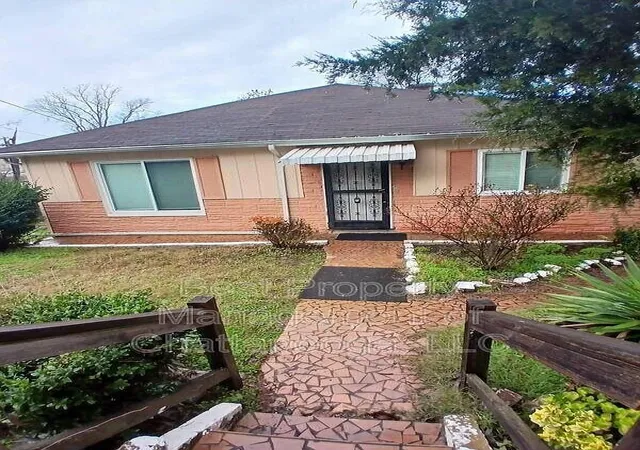 Photo 1 of Single family home for sale at 1307 Wheeler Ave, Chattanooga, TN 37406 | MLS# 1540425 | Listing updated on 2026-08-25