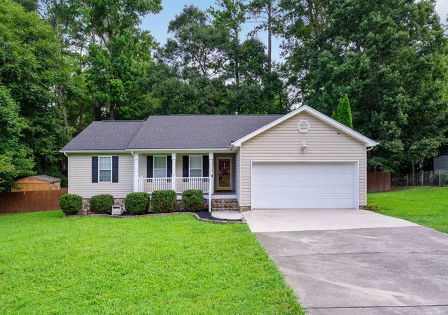 Photo 1 of Single family home for sale at 109 Oak Ridge Dr, La Fayette, GA 30728 | MLS# 1540257 | Listing updated on 2026-10-04