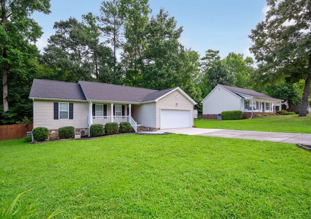Photo 2 of Single family home for sale at 109 Oak Ridge Dr, La Fayette, GA 30728 | MLS# 1540257 | Listing updated on 2026-10-04