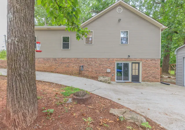 Photo 3 of Single family home for sale at 40 E Carolyn Cir, Ringgold, GA 30736 | MLS# 1540234 | Listing updated on 2026-08-30