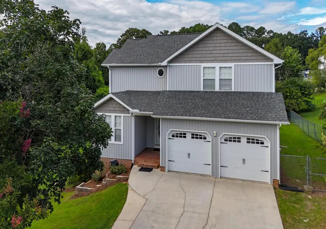 Photo 3 of Single family home for sale at 82 Edgewater Dr, Ringgold, GA 30736 | MLS# 1540325 | Listing updated on 2026-09-14