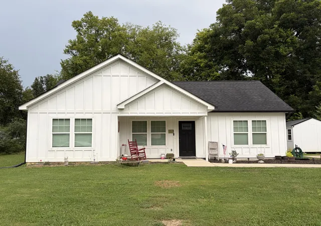 Photo 1 of Single family home for sale at 307 Central St, Rossville, GA 30741 | MLS# 1540355 | Listing updated on 2026-09-03