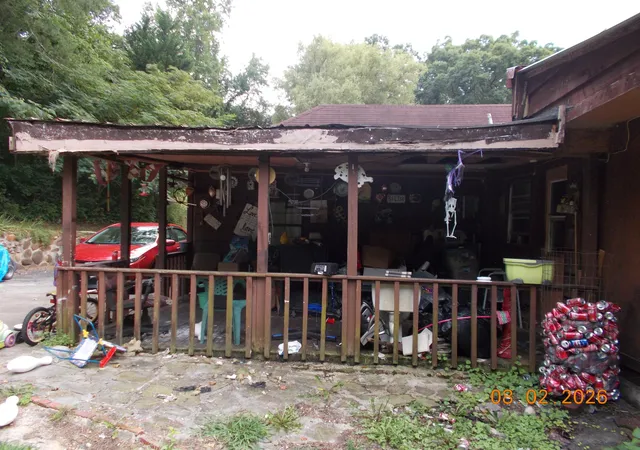 Photo 3 of Sale Pending at 307 Brumlow Holw Rd, Soddy Daisy, TN 37379 | MLS# 1540173 | Listing updated on 2026-08-10
