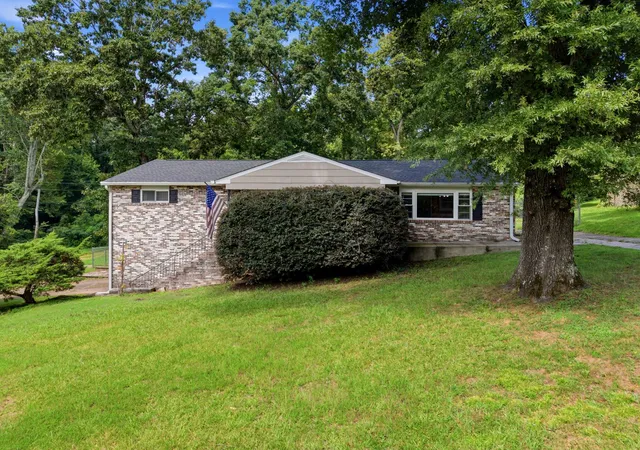 1st image of 185 Diane Ln, Fort Oglethorpe, GA 30742 | MLS# 1540181