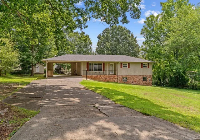 2nd image of 1907 Courtland Ln, Dalton, GA 30720 | MLS# 1540222