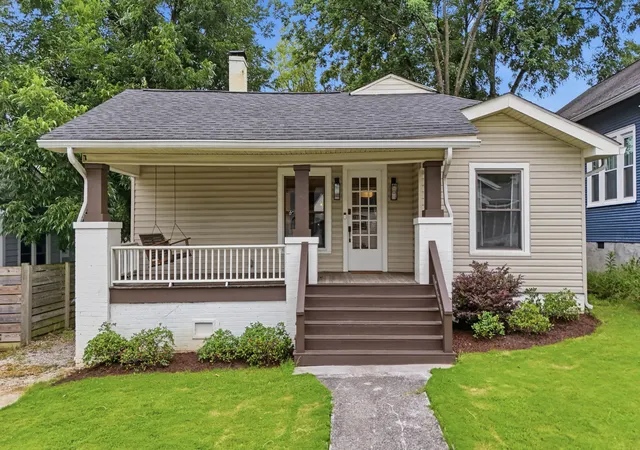 Photo 1 of Sale Pending at 1710 E 14th Street, Chattanooga, TN 37404 | MLS# 1540217 | Listing updated on 2026-09-15