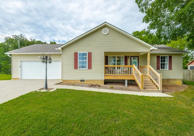 Photo 1 of Single family home for sale at 696 Taylor Broome Rd, Chickamauga, GA 30707 | MLS# 1541311 | Listing updated on 2026-09-16
