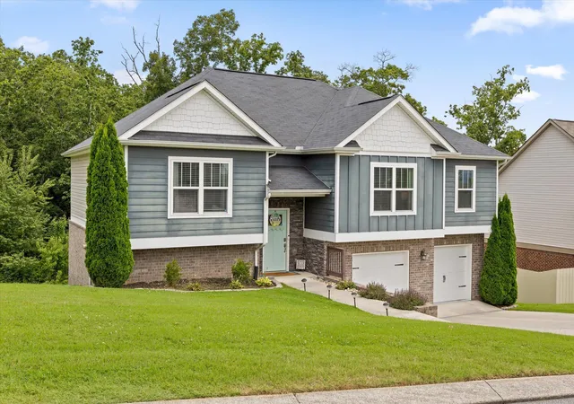 Photo 2 of Single family home for sale at 7419 Pfizer Dr, Ooltewah, TN 37363 | MLS# 1540327 | Listing updated on 2026-09-14