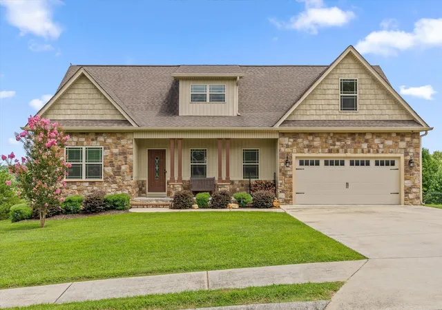 Photo 2 of Single family home for sale at 61 Blue Herron Dr, Ringgold, GA 30736 | MLS# 1540242 | Listing updated on 2026-09-06