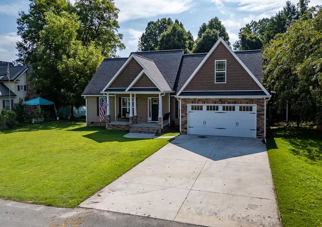 Photo 3 of Single family home for sale at 11418 Spring St, Soddy Daisy, TN 37379 | MLS# 1540270 | Listing updated on 2026-09-07
