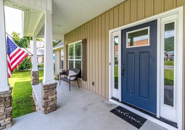 Photo 3 of Single family home for sale at 11418 Spring St, Soddy Daisy, TN 37379 | MLS# 1540270 | Listing updated on 2026-09-07