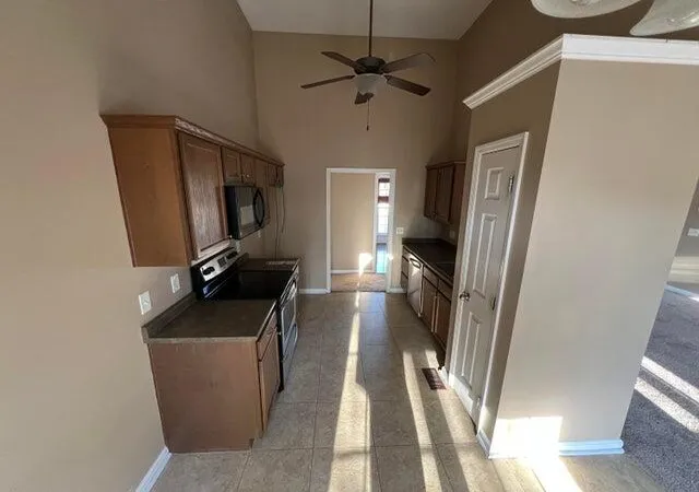 Photo 3 of Sale Pending at 7598 Pfizer Dr, Ooltewah, TN 37363 | MLS# 1540268 | Listing updated on 2026-08-18