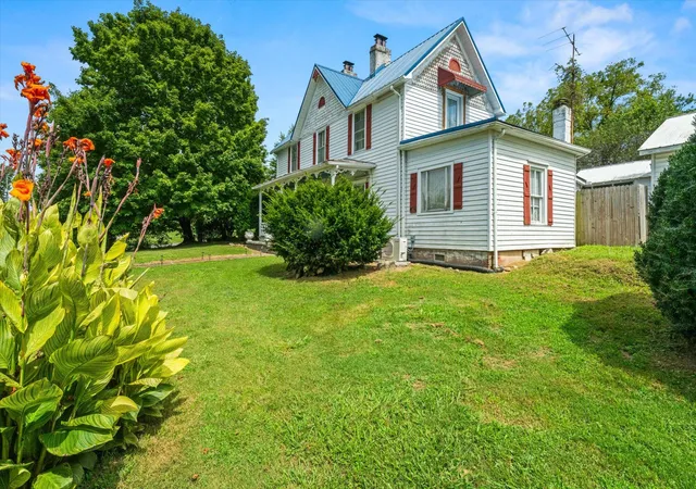 Photo 2 of Single family home for sale at 3211 Old Newport Hwy, Sevierville, TN 37876 | MLS# 1540271 | Listing updated on 2026-10-29