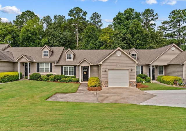 Listing Photo 2 - Condo for sale in building located at 556 Hamilton Wy, Chatsworth, GA 30705 - Unit #