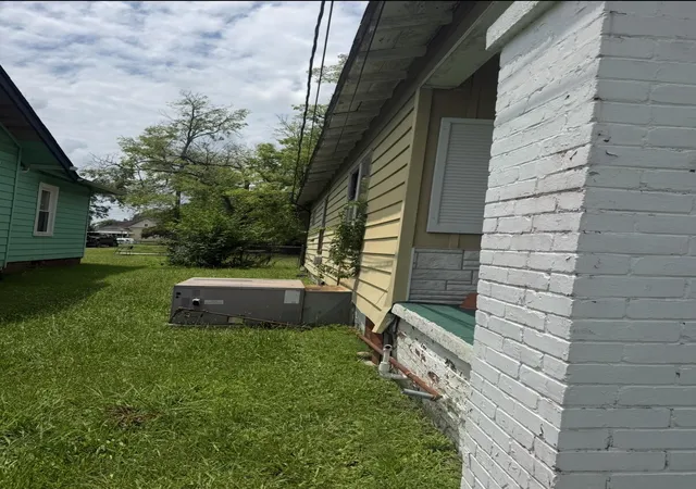 Photo 3 of Sale Pending at 2106 Bennett Ave, Chattanooga, TN 37404 | MLS# 1540676 | Listing updated on 2026-09-22