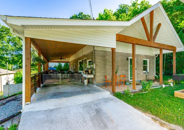 2nd image of 401 Bank St, Chattanooga, TN 37415 | MLS# 1540377