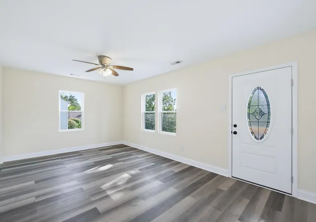 Photo 4 of Single family home for sale at 1121 Orangewood Ave, Chattanooga, TN 37404 | MLS# 1540411 | Listing updated on 2026-10-05