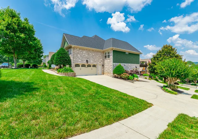 Photo 3 of Single family home for sale at 3106 Reflection Ln, Ooltewah, TN 37363 | MLS# 1540336 | Listing updated on 2026-10-02