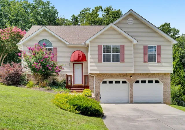 Photo 1 of Sale Pending at 6815 Sawtooth Dr, Ooltewah, TN 37363 | MLS# 1540362 | Listing updated on 2026-09-16