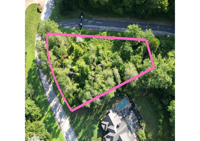 Photo 3 of Sale Pending at 1724 Oakbrook Trl #6, Ooltewah, TN 37363 | MLS# 1540655 | Listing updated on 2026-08-26