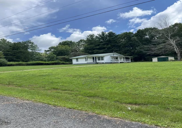 3rd image of 373 S Partin Cir S, Coalmont, TN 37313 | MLS# 1540368