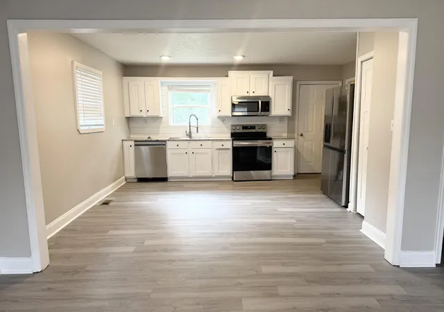 Photo 2 of Single family home for sale at 1710 Olive St, Chattanooga, TN 37406 | MLS# 1540399 | Listing updated on 2026-09-03