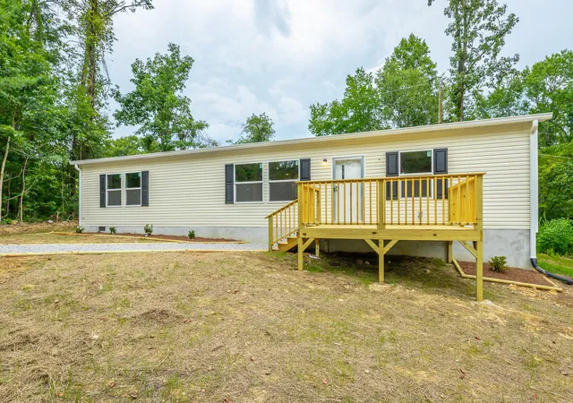 Photo 3 of Single family home for sale at 112 Smores Dr, Signal Mountain, TN 37377 | MLS# 1540398 | Listing updated on 2026-09-17