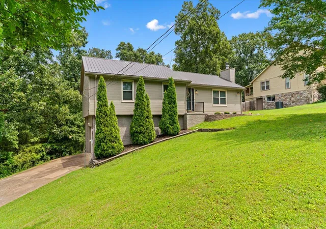 Photo 3 of Single family home for sale at 66 Edgemond Cir, Ringgold, GA 30736 | MLS# 1540537 | Listing updated on 2026-09-11