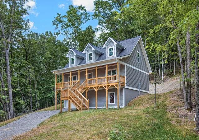 Photo 3 of Single family home for sale at 4546 Lee Pike, Soddy Daisy, TN 37379 | MLS# 1540482 | Listing updated on 2026-08-16