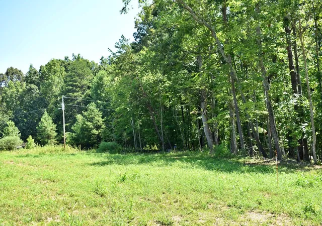 Photo 3 of Sale Pending at 521 Norton Rd, Philadelphia, TN 37846 | MLS# 1540444 | Listing updated on 2026-09-03