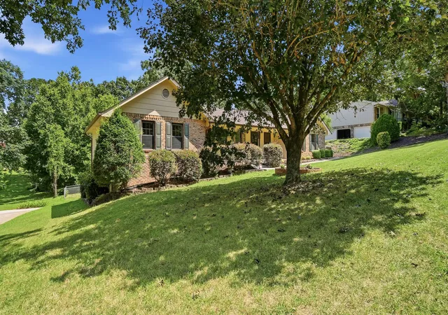 Photo 2 of Single family home for sale at 316 Shadow Pkwy, Chattanooga, TN 37421 | MLS# 1540454 | Listing updated on 2026-09-15