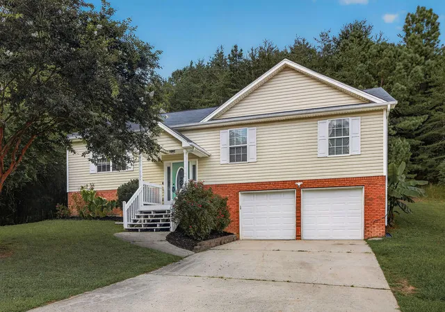 Photo 1 of Single family home for sale at 908 Clay Hl Dr, Soddy Daisy, TN 37379 | MLS# 1540875 | Listing updated on 2026-09-20