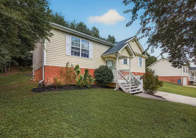 Photo 4 of Single family home for sale at 908 Clay Hl Dr, Soddy Daisy, TN 37379 | MLS# 1540875 | Listing updated on 2026-09-20
