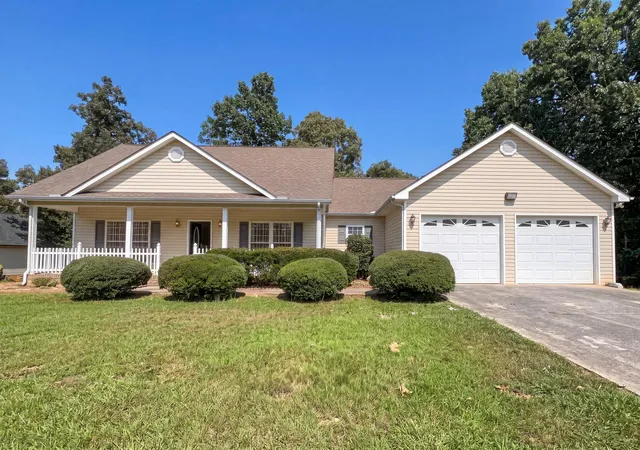 Photo 1 of Single family home for sale at 3073 Saratoga Dr, Dalton, GA 30721 | MLS# 1540494 | Listing updated on 2026-08-11