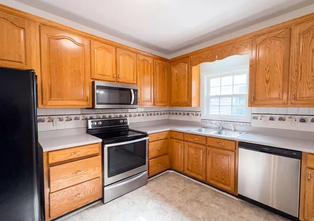 Photo 3 of Single family home for sale at 3073 Saratoga Dr, Dalton, GA 30721 | MLS# 1540494 | Listing updated on 2026-09-24