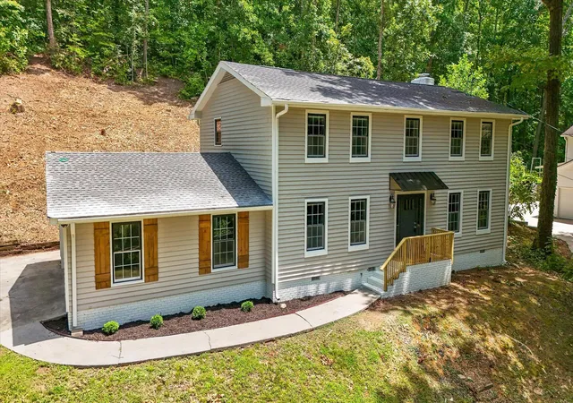 2nd image of 114 N Tibbs Rd, Dalton, GA 30720 | MLS# 1540616