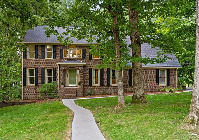 1st image of 31 Mountain Cove Rd, Signal Mountain, TN 37377 | MLS# 1540573