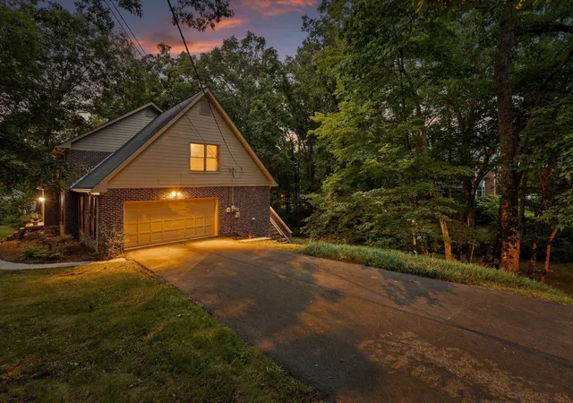 60th image of 31 Mountain Cove Rd, Signal Mountain, TN 37377 | MLS# 1540573