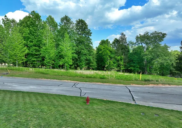 2nd image of 211 Blue Heron Blf, Harriman, TN 37748 | MLS# 1540527