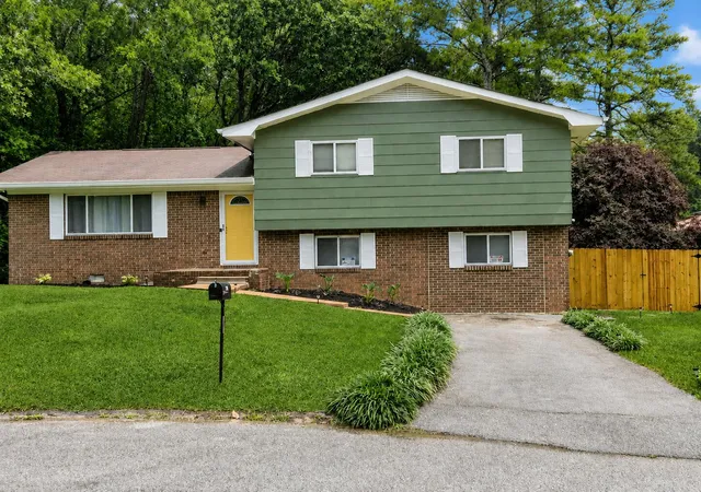 Photo 1 of Sale Pending at 4802 Ranger Ln, Chattanooga, TN 37416 | MLS# 1540576 | Listing updated on 2026-09-03